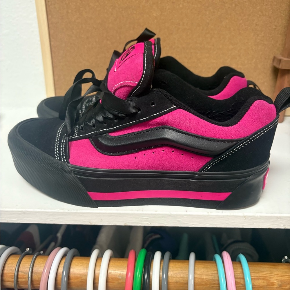 Vans Women's Sneakers in Pink and Black